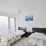Neue Ferienvilla Fuer 10 Personen By Interhome Vakantiehuis Protaras