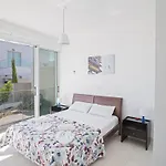 Neue Ferienvilla Fuer 10 Personen By Interhome Vakantiehuis Protaras
