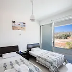 Vakantiehuis Neue Ferienvilla Fuer 10 Personen By Interhome