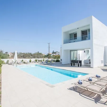 Neue Ferienvilla Fuer 10 Personen By Interhome Holiday home Protaras