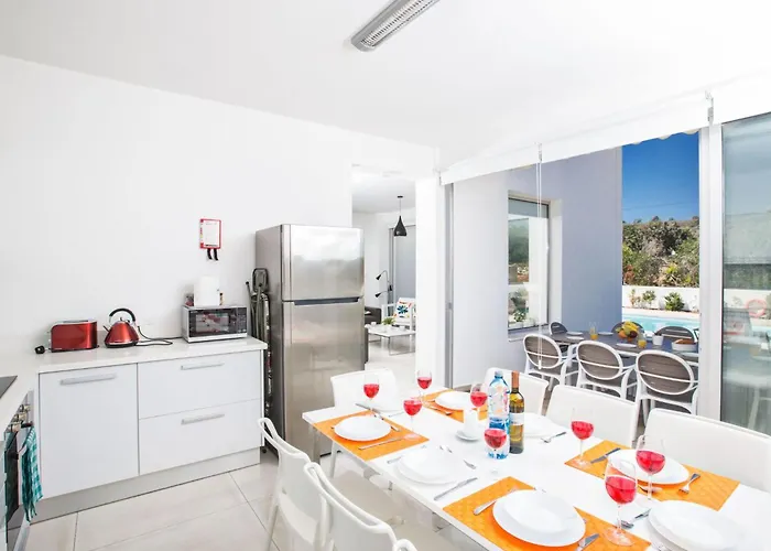 Neue Ferienvilla Fuer 10 Personen By Interhome