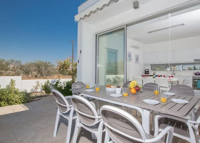 Holiday home Neue Ferienvilla Fuer 10 Personen By Interhome Protaras