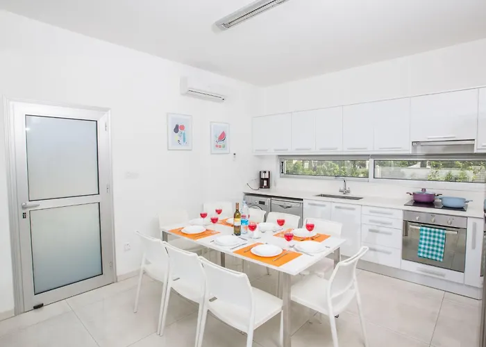 Neue Ferienvilla Fuer 10 Personen By Interhome Holiday home *