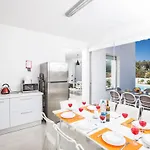 Neue Ferienvilla Fuer 10 Personen By Interhome