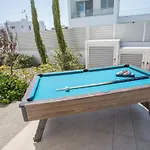 Feriehus Neue Ferienvilla Fuer 10 Personen By Interhome