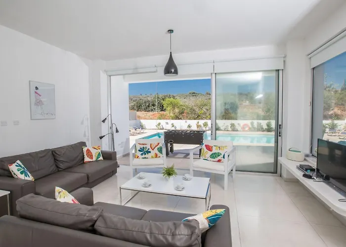 Neue Ferienvilla Fuer 10 Personen By Interhome