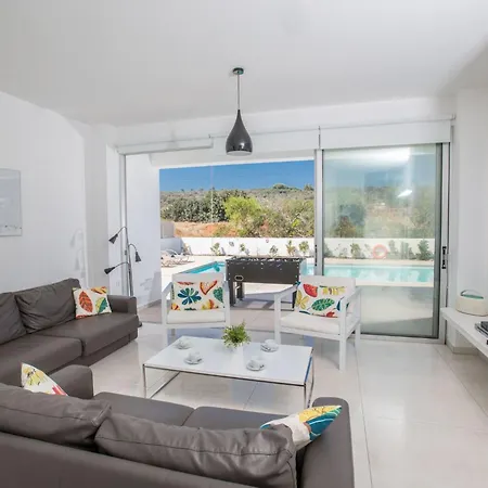 Neue Ferienvilla Fuer 10 Personen By Interhome