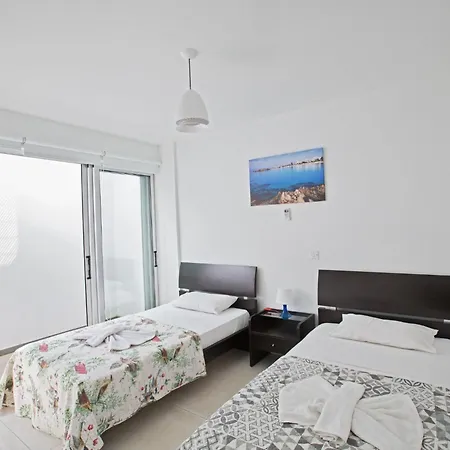 Neue Ferienvilla Fuer 10 Personen By Interhome Holiday home Protaras