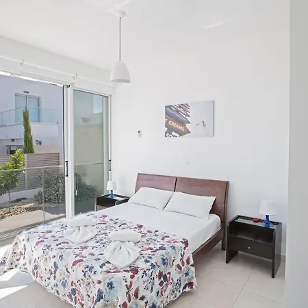 Neue Ferienvilla Fuer 10 Personen By Interhome Holiday home Protaras